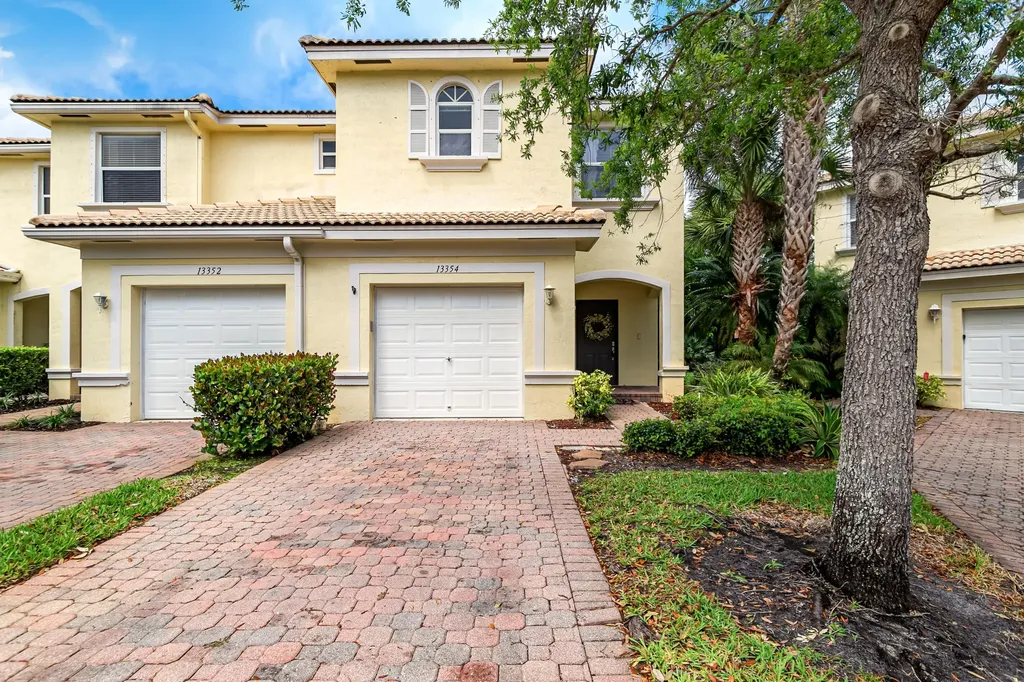 13354 Georgian Court Wellington FL 33414