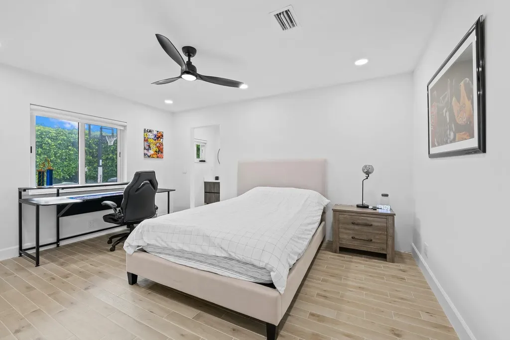 11937 Sandlake Drive Boca Raton FL 33428