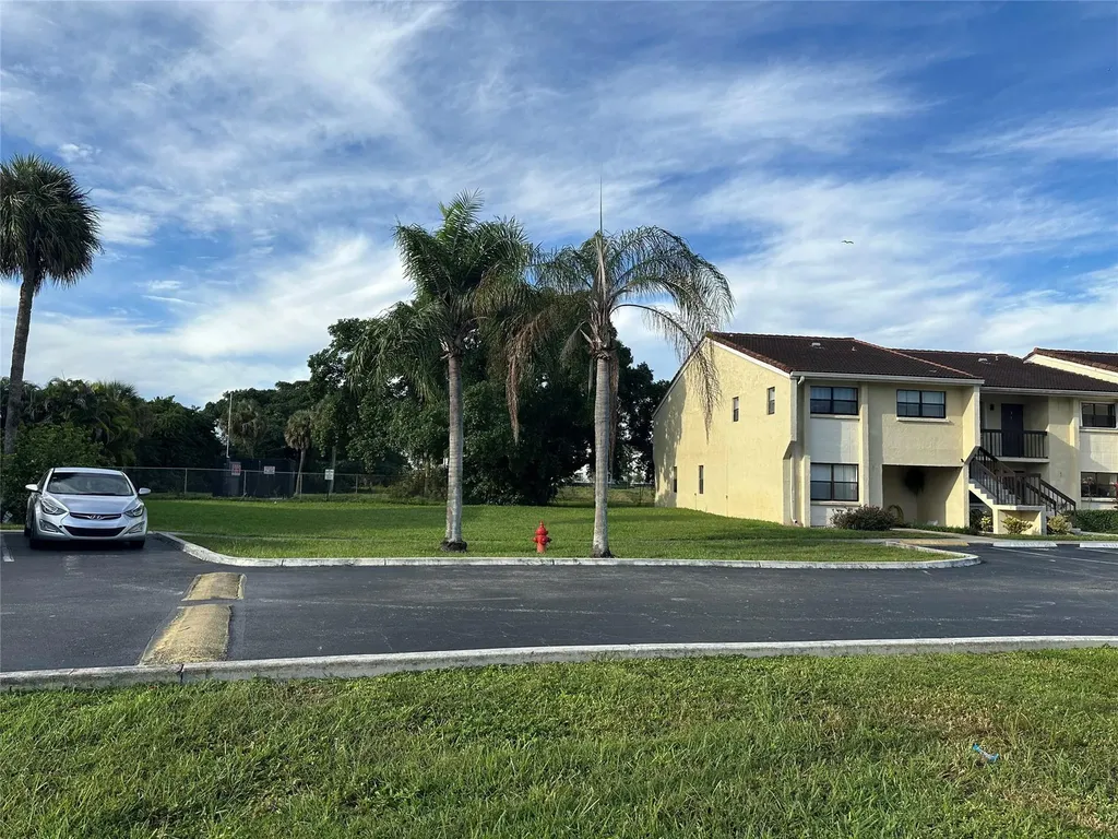 22415 SW 61st Way Boca Raton FL 33428