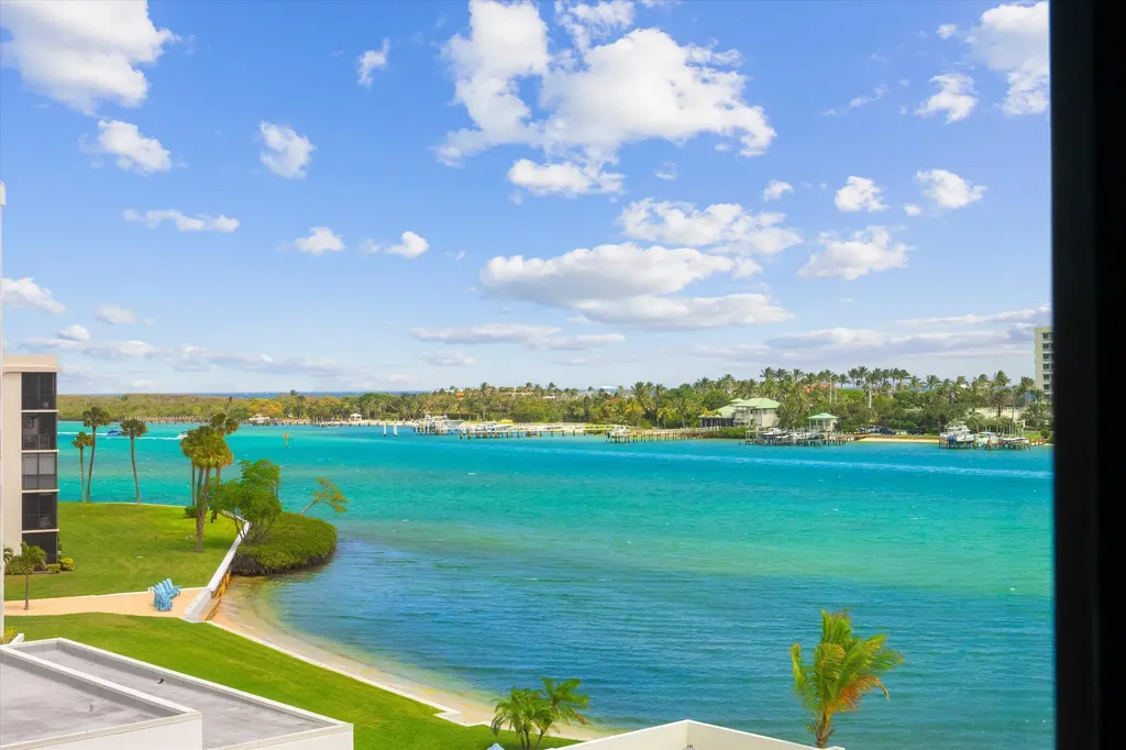 19800 S Sandpointe Bay Drive Tequesta FL 33469