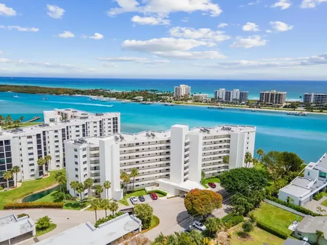 19800 S Sandpointe Bay Drive Tequesta FL 33469