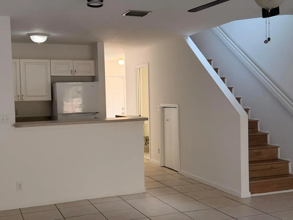 1601 Lakeview Drive W Royal Palm Beach FL 33411
