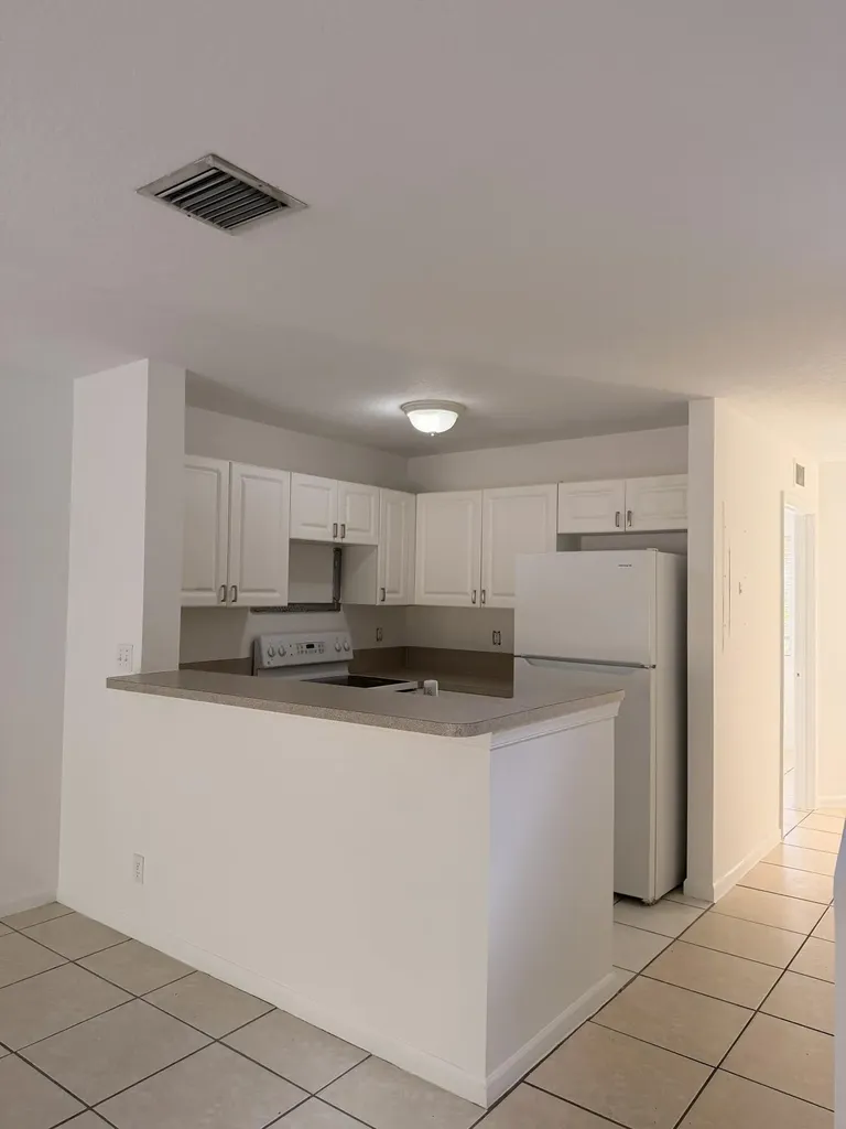 1601 Lakeview Drive W Royal Palm Beach FL 33411