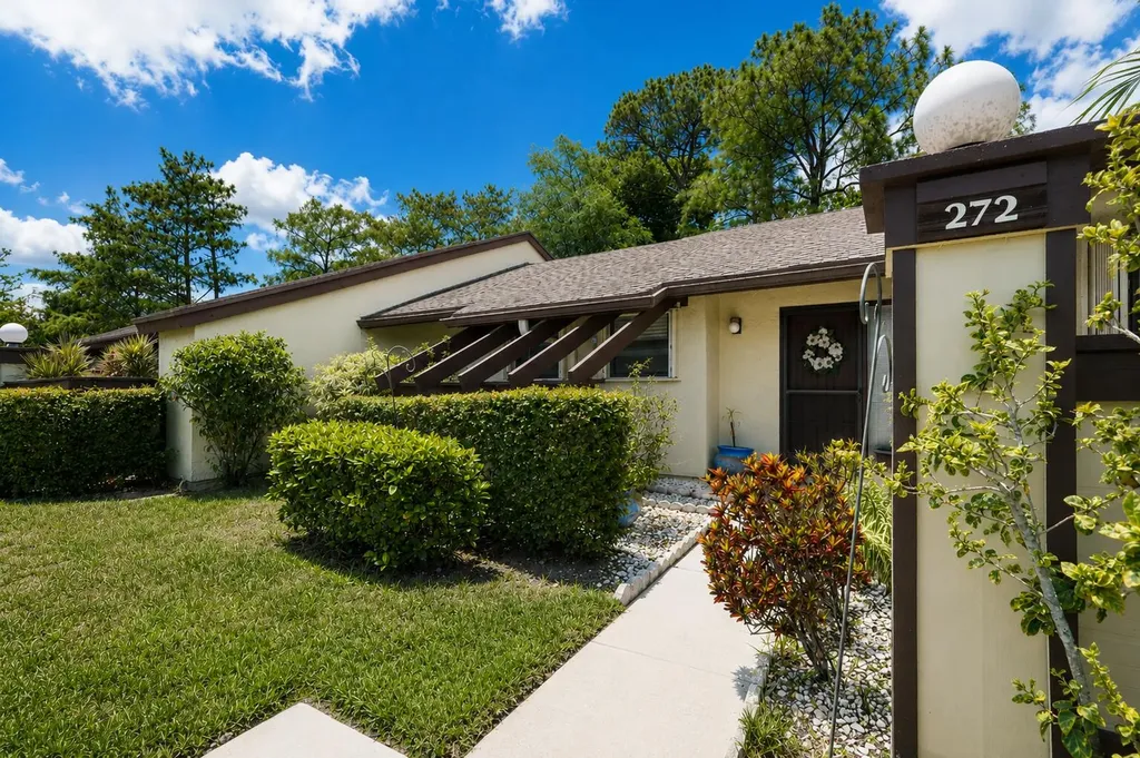 272 Beaver Dam Court Royal Palm Beach FL 33411