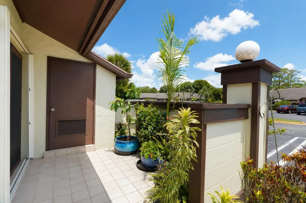 272 Beaver Dam Court Royal Palm Beach FL 33411