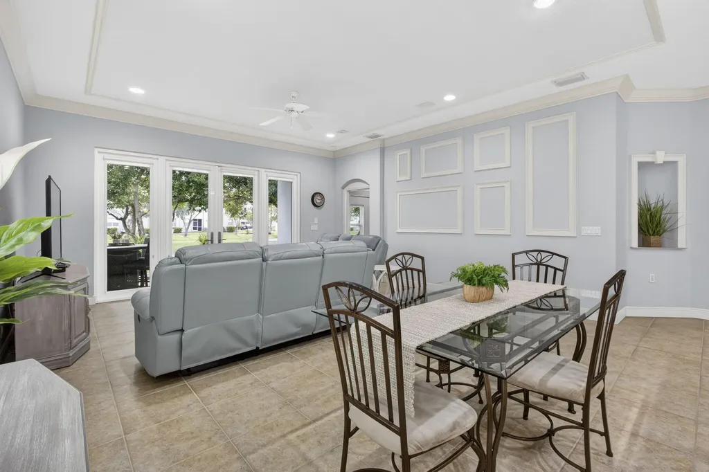 118 Kensington Way Royal Palm Beach FL 33414