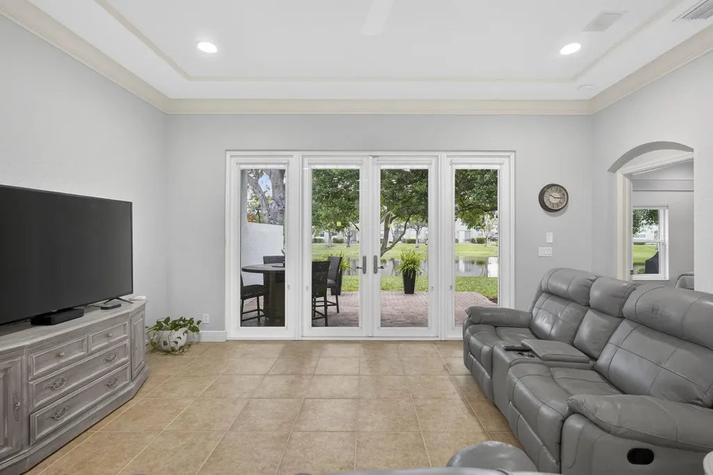 118 Kensington Way Royal Palm Beach FL 33414