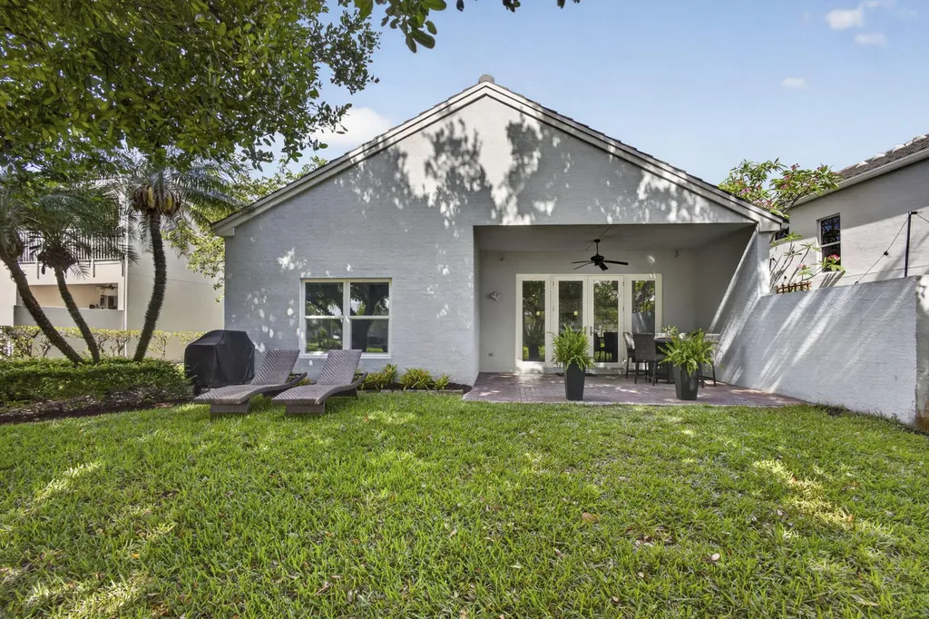 118 Kensington Way Royal Palm Beach FL 33414