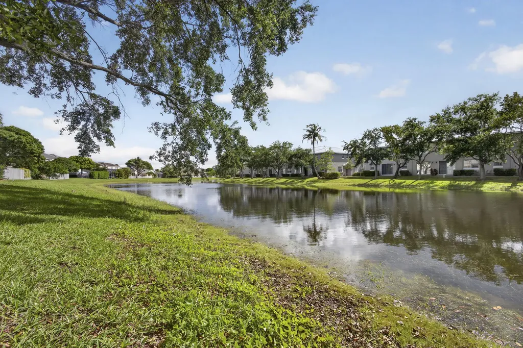 118 Kensington Way Royal Palm Beach FL 33414