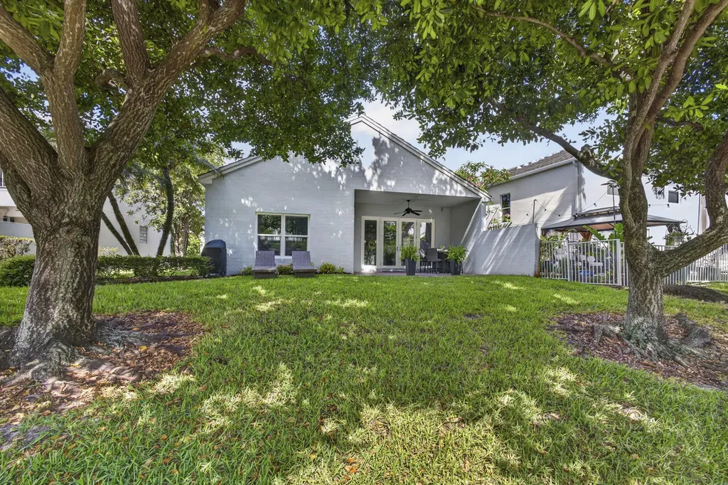 118 Kensington Way Royal Palm Beach FL 33414
