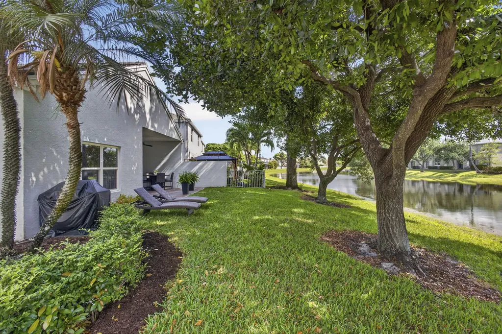 118 Kensington Way Royal Palm Beach FL 33414