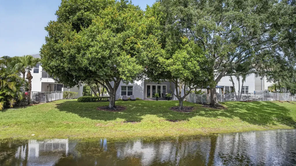 118 Kensington Way Royal Palm Beach FL 33414