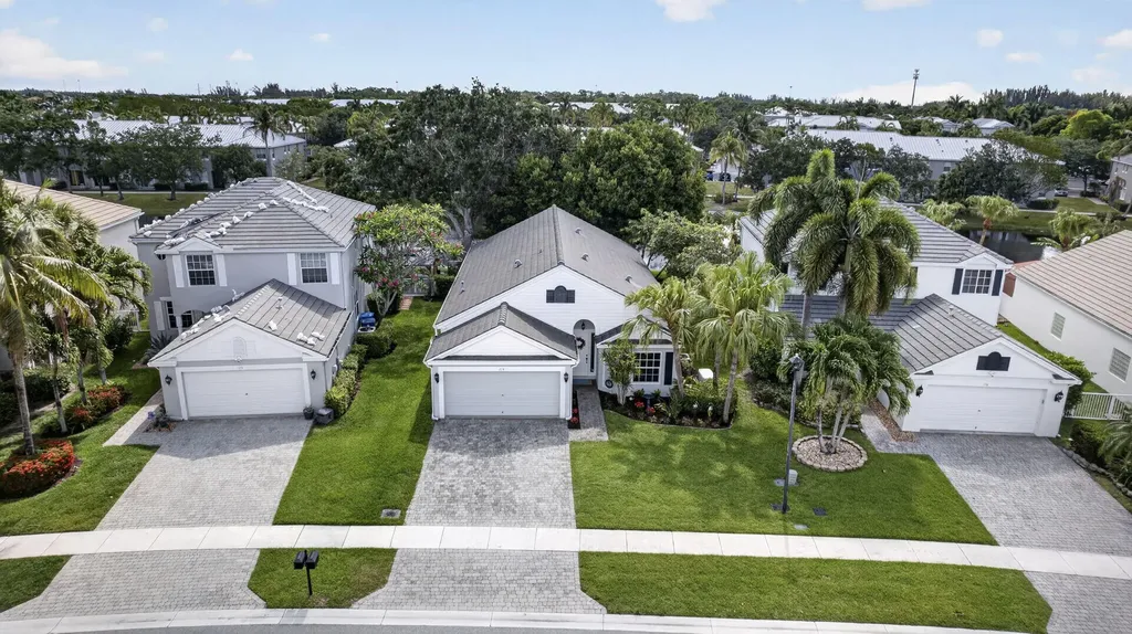 118 Kensington Way Royal Palm Beach FL 33414