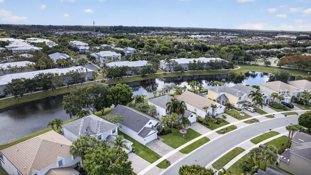118 Kensington Way Royal Palm Beach FL 33414
