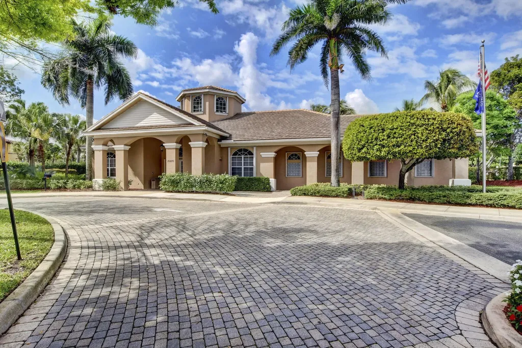 118 Kensington Way Royal Palm Beach FL 33414