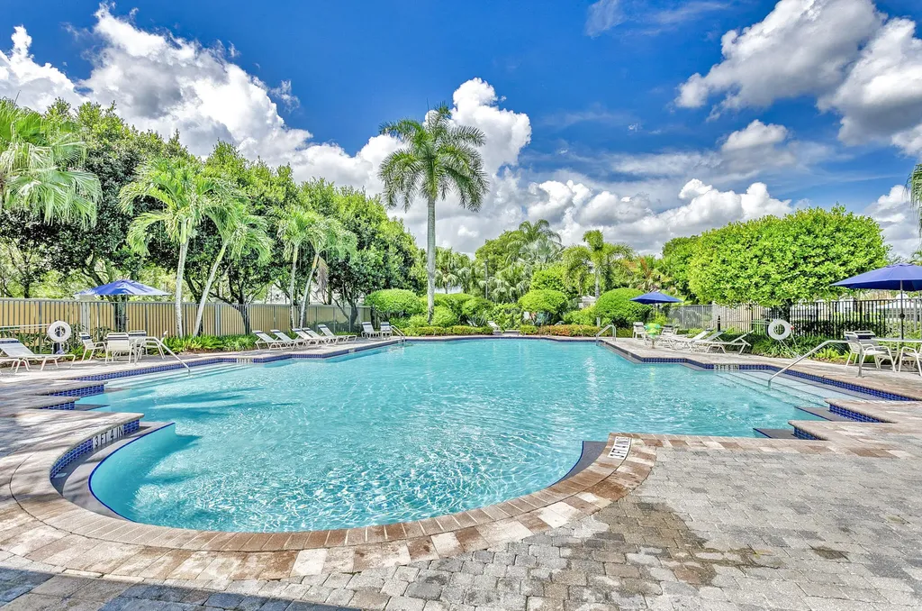 118 Kensington Way Royal Palm Beach FL 33414