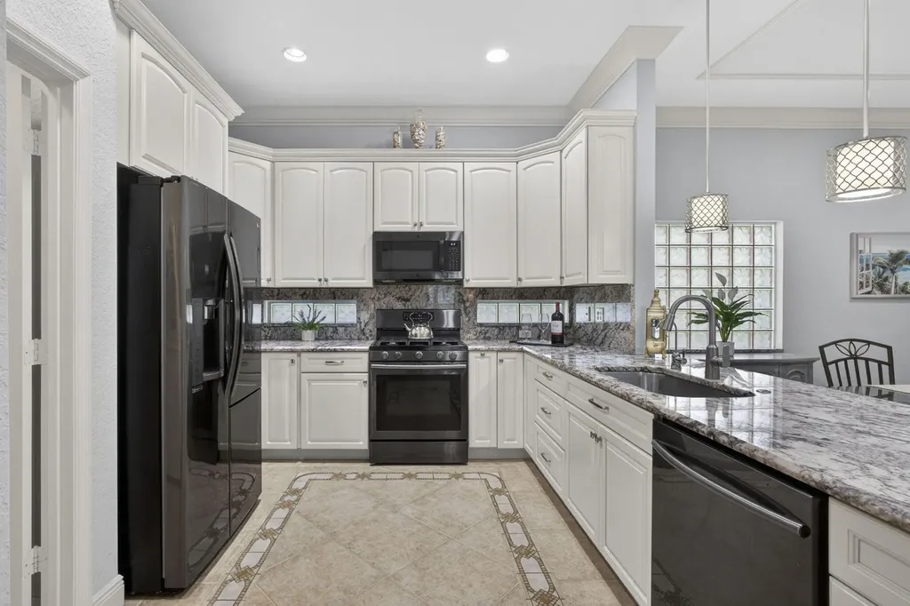 118 Kensington Way Royal Palm Beach FL 33414