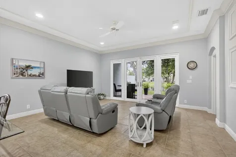 118 Kensington Way Royal Palm Beach FL 33414