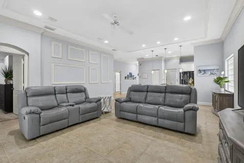 118 Kensington Way Royal Palm Beach FL 33414