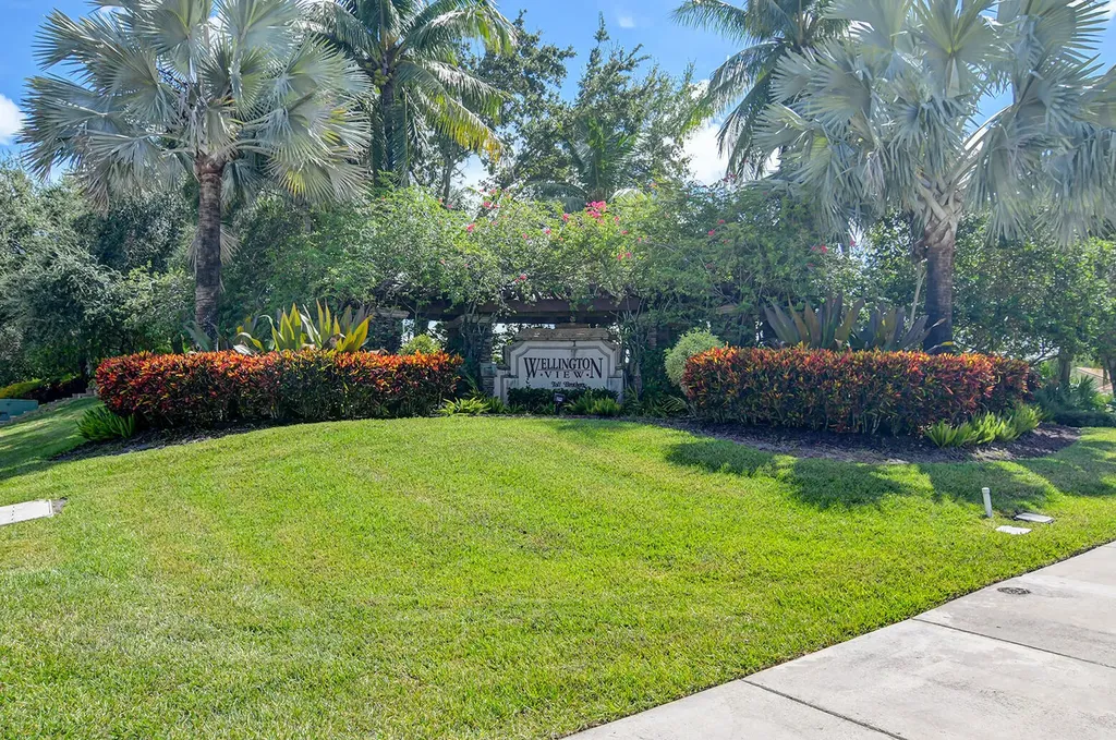 670 Edgebrook Lane Royal Palm Beach FL 33411
