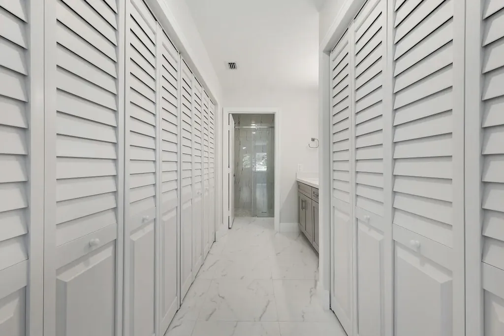 8157 Springtree Road Boca Raton FL 33496