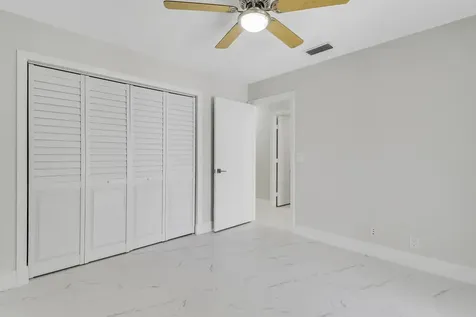 8157 Springtree Road Boca Raton FL 33496