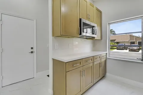 8157 Springtree Road Boca Raton FL 33496
