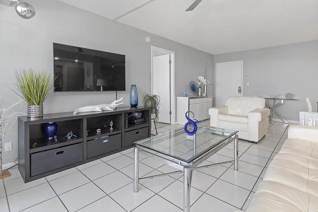 2841 N Ocean Boulevard Fort Lauderdale FL 33308