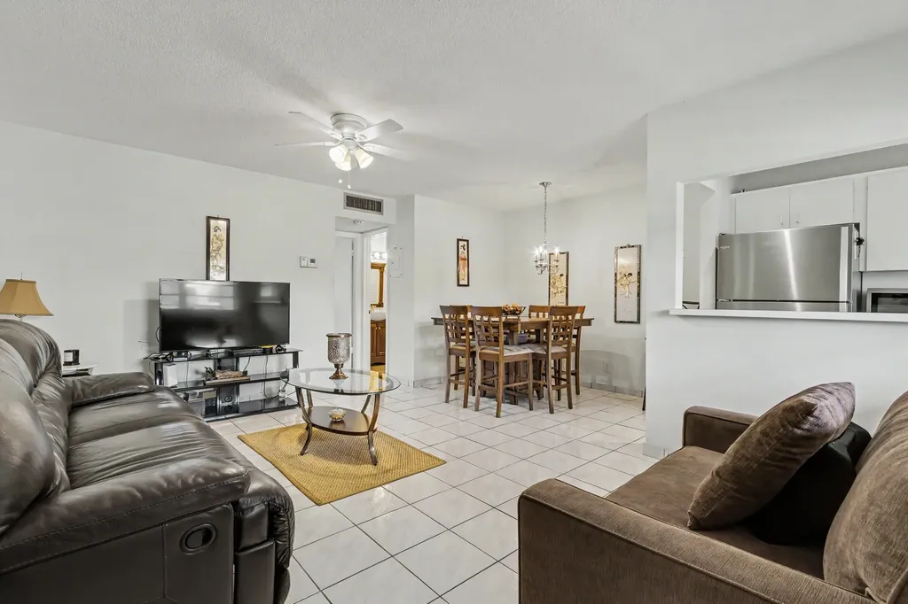 5300 Washington Street Hollywood FL 33021