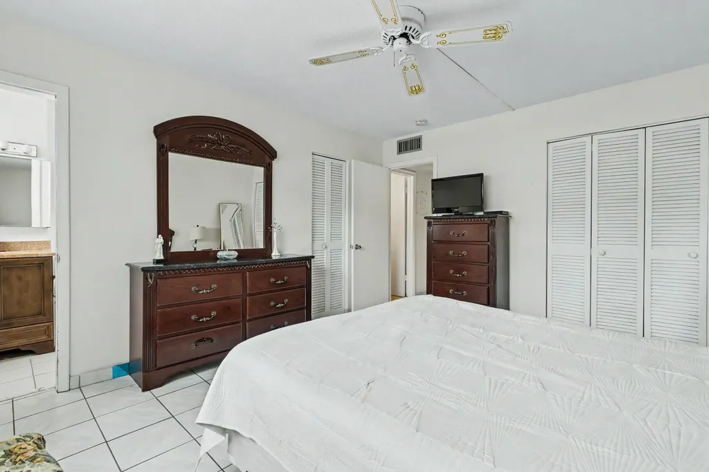5300 Washington Street Hollywood FL 33021