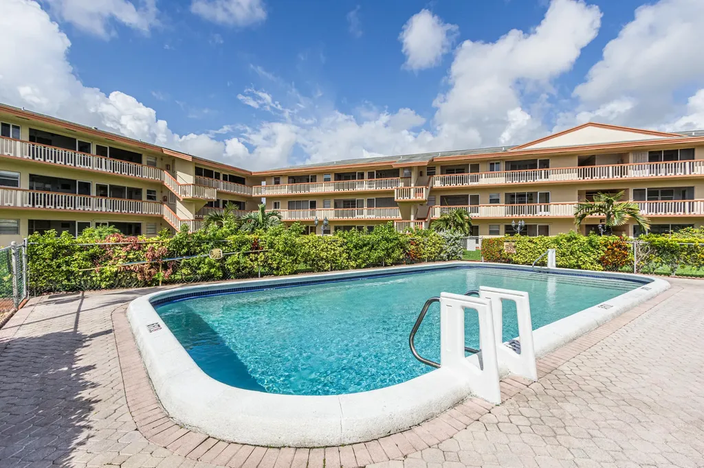 5300 Washington Street Hollywood FL 33021