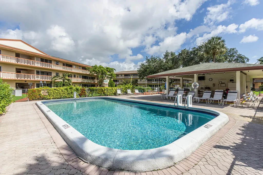 5300 Washington Street Hollywood FL 33021