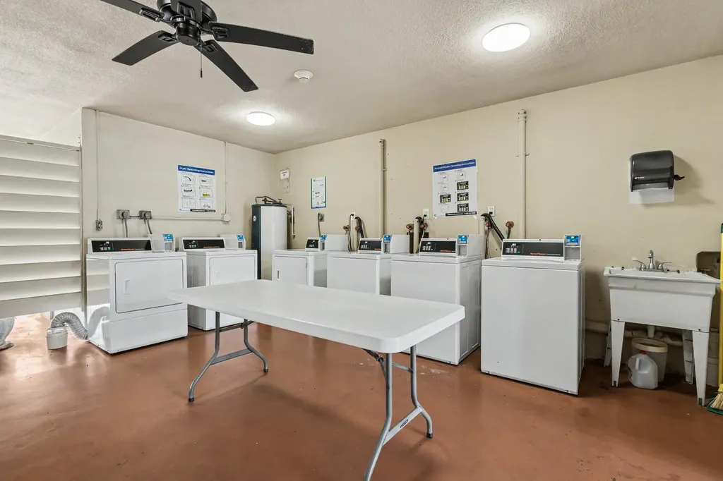 5300 Washington Street Hollywood FL 33021