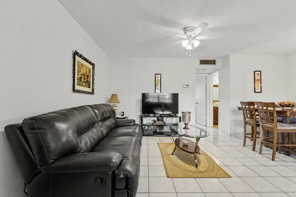 5300 Washington Street Hollywood FL 33021