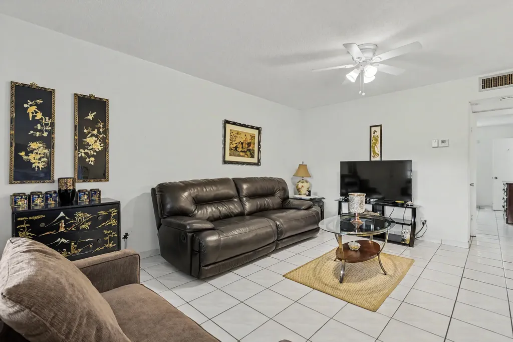 5300 Washington Street Hollywood FL 33021