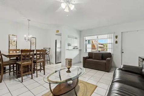 5300 Washington Street Hollywood FL 33021