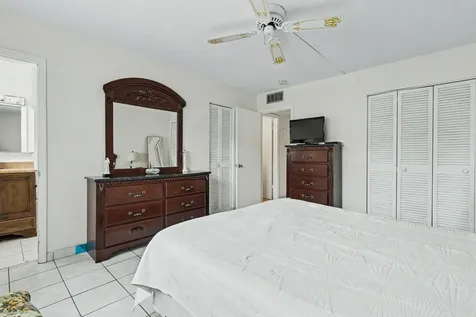 5300 Washington Street Hollywood FL 33021