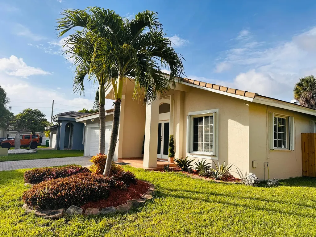 20221 SW 85th Court SW Cutler Bay FL 33189