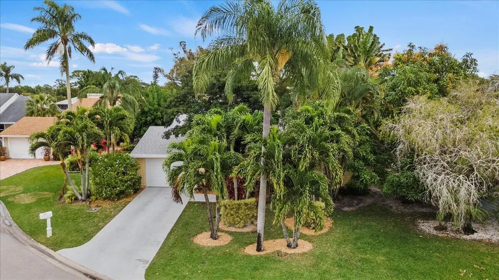 6691 S Pine Court West Palm Beach FL 33418