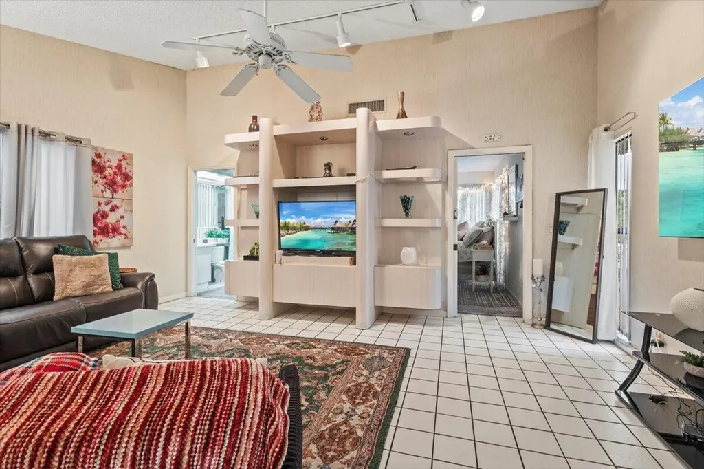 6691 S Pine Court West Palm Beach FL 33418