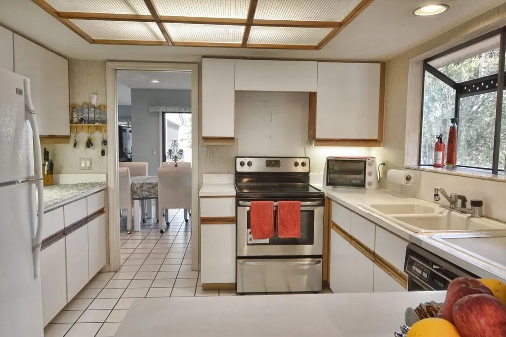 6691 S Pine Court West Palm Beach FL 33418
