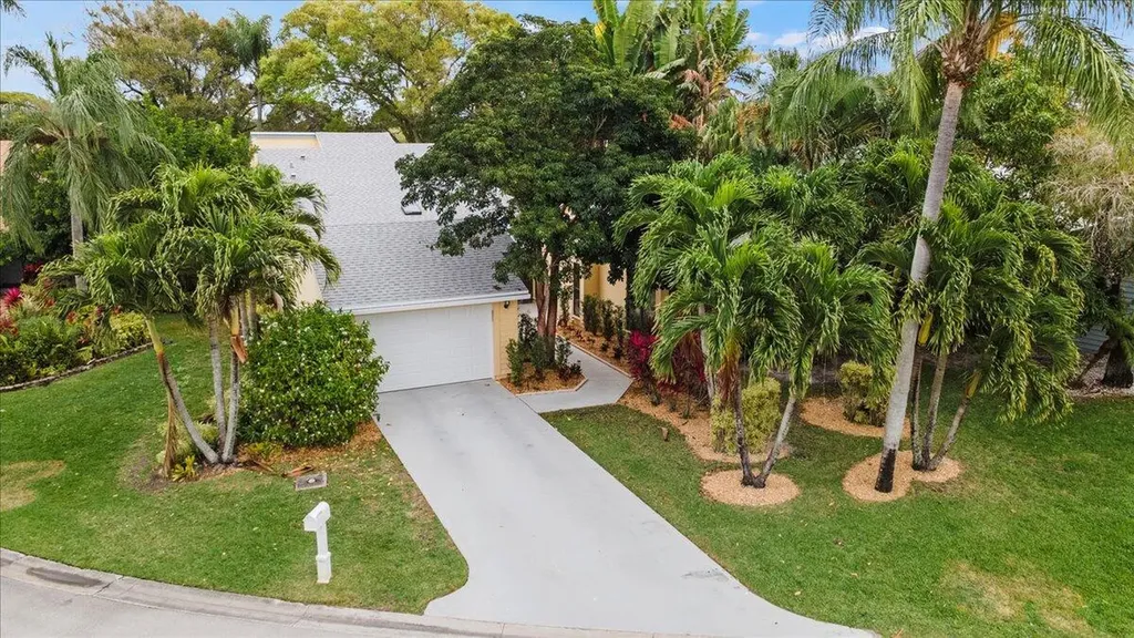6691 S Pine Court West Palm Beach FL 33418