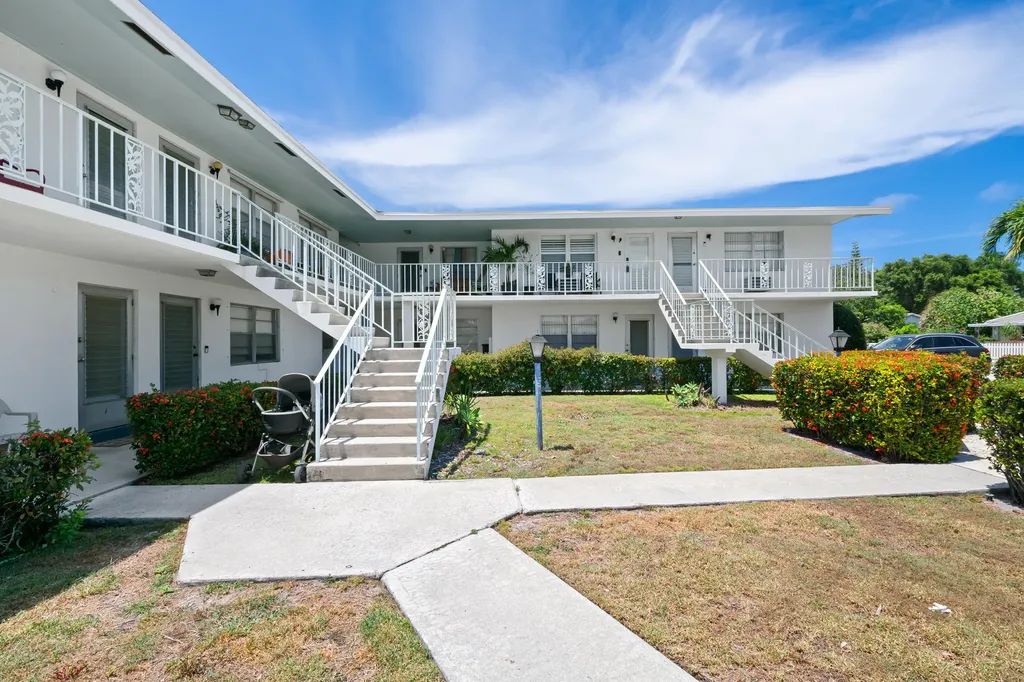 401 N J Street Lake Worth Beach FL 33460