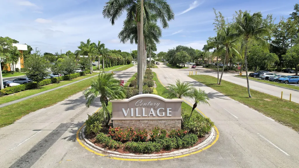 210 E Wellington E West Palm Beach FL 33417