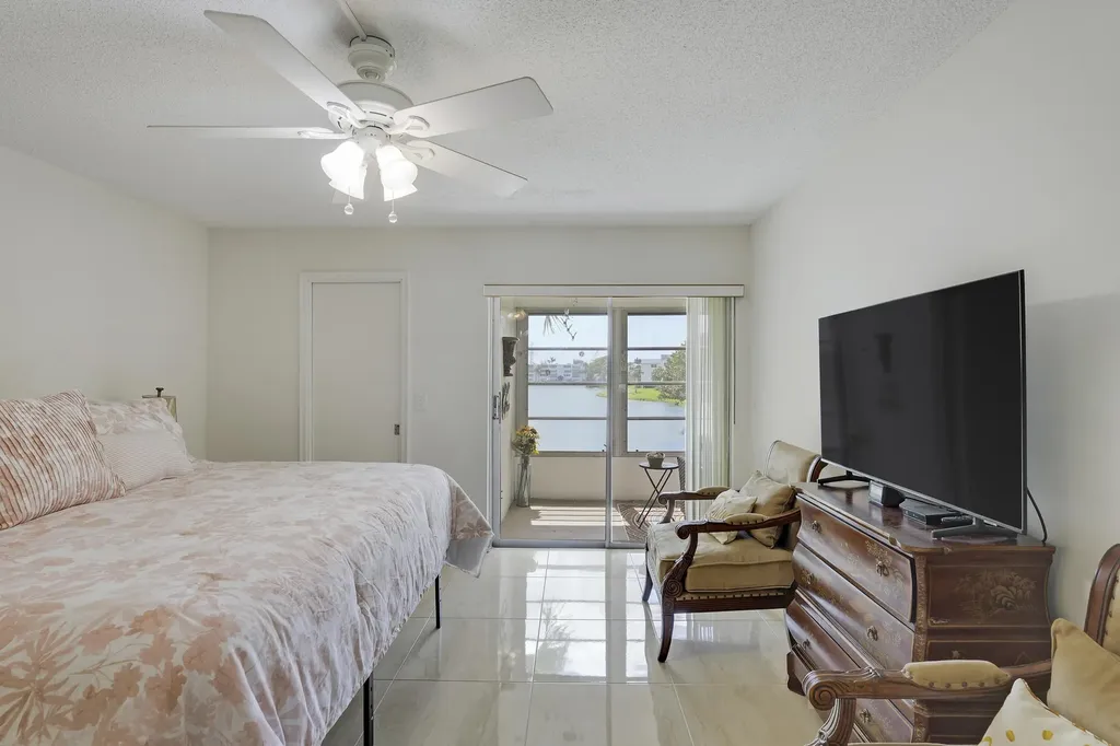 210 Wellington E West Palm Beach FL 33417