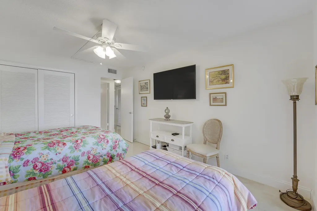 210 Wellington E West Palm Beach FL 33417