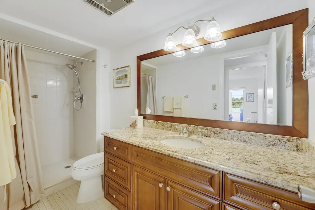 210 Wellington E West Palm Beach FL 33417