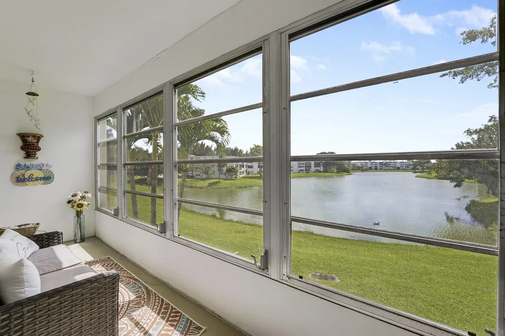 210 Wellington E West Palm Beach FL 33417