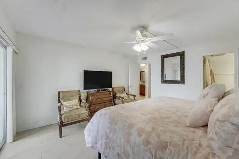 210 Wellington E West Palm Beach FL 33417