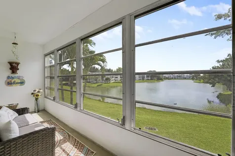 210 Wellington E West Palm Beach FL 33417